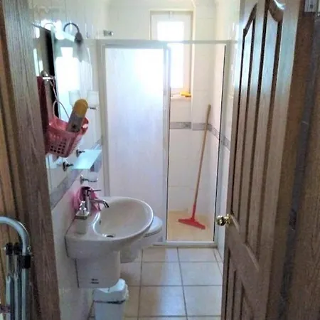 Quiet Peaceful 2 Bed Duplex In The Perfect Location In Apartment *